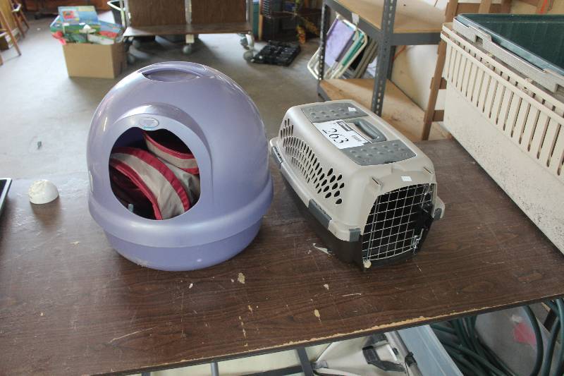 lot 263 image: Lot of (2) Kennels