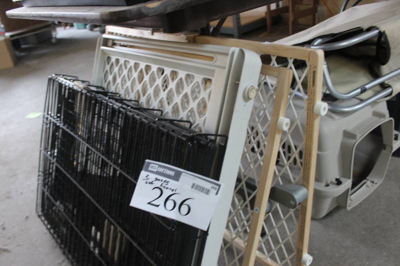 lot 266 image: Lot of (3) Gates And Kennel