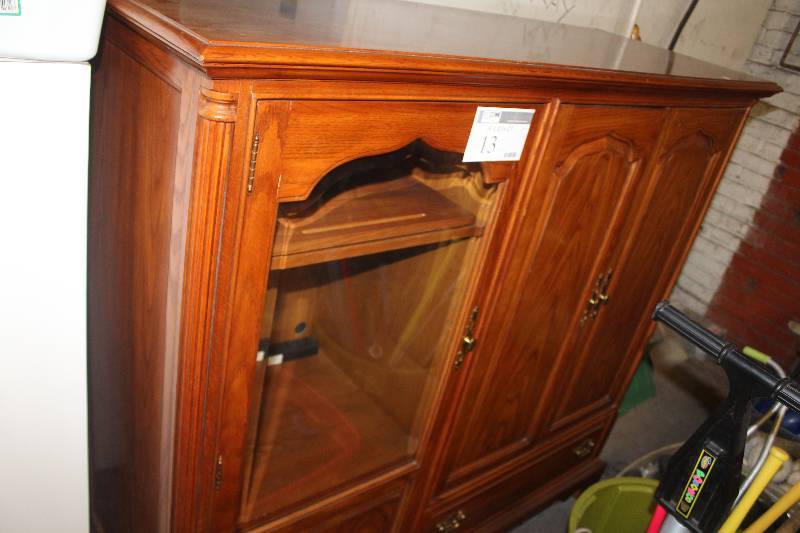 lot 13 image: Entertainment Center