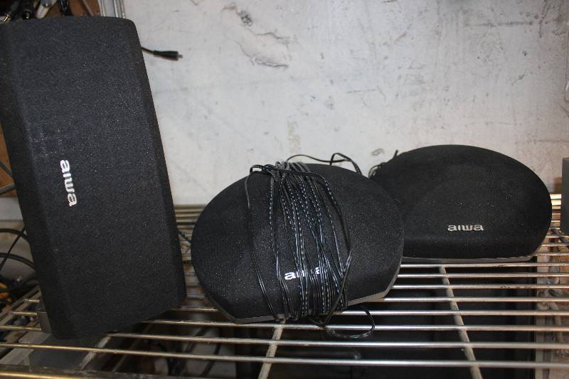 lot 30 image: Lot of (3) Aiwa Speakers