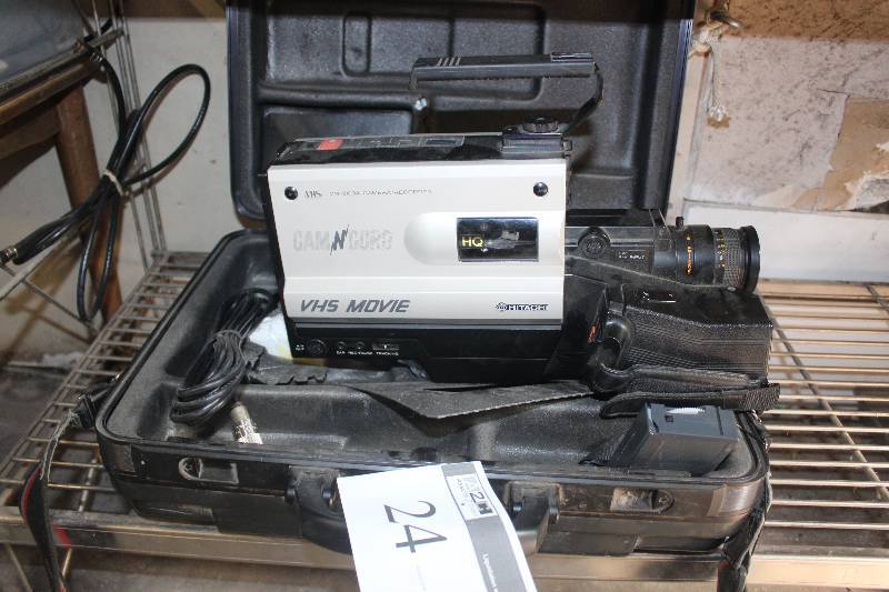 lot 24 image: Hitachi VM-2100A CamNCord VHS Movie Recorder