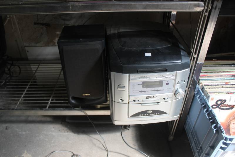 lot 23 image: Lot of (2) Stereo Including Durabrand 5-CD Home Stereo System Speaker