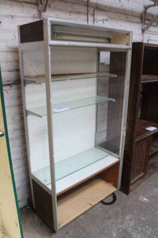 lot 60 image: 3-Glass Shelf Book Case