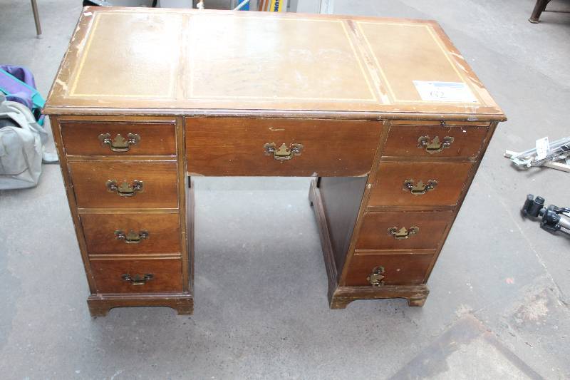 lot 62 image: 9-Drawer Desk