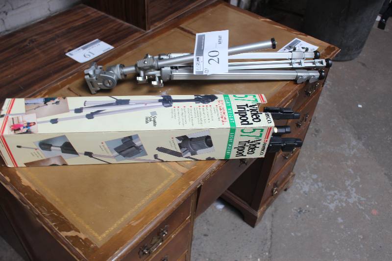 lot 20 image: Lot of (3) Tripods