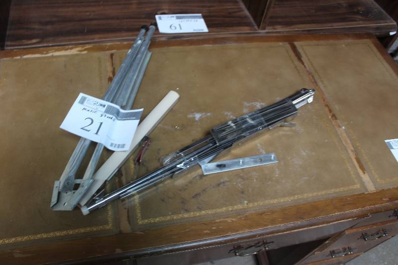 lot 21 image: Lot of (2) Music Stands