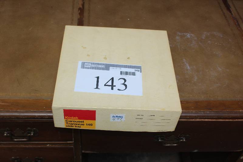 lot 143 image: Kodak 140-Slide Carousel