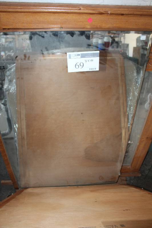 lot 69 image: Mirror