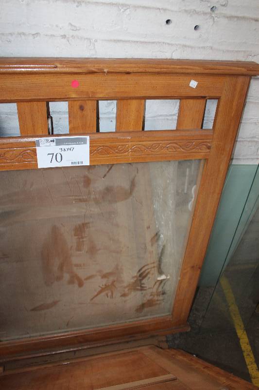 lot 70 image: Mirror