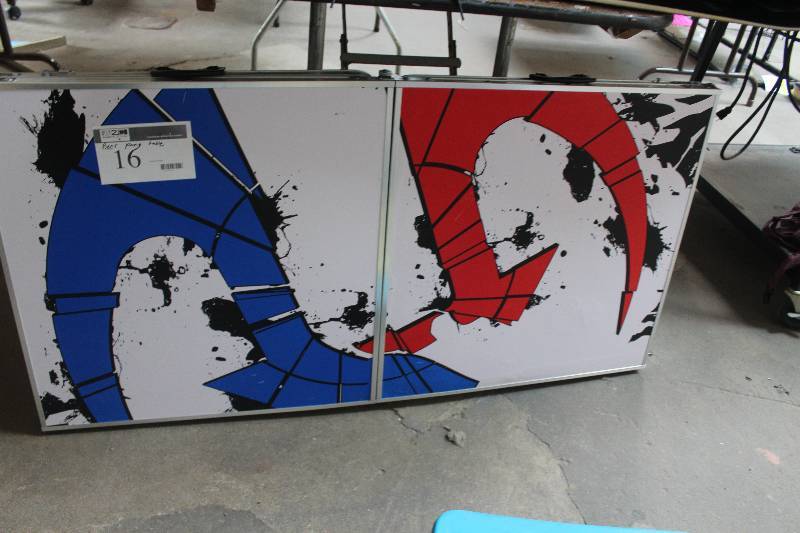 lot 16 image: Beer Pong Table