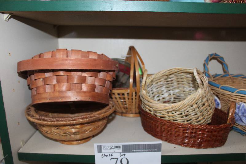 lot 79 image: Shelf Lot of Various Woven Baskets