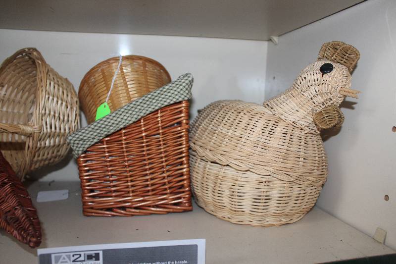 lot 78 image: Shelf Lot of Various Woven Baskets