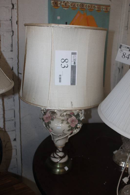 lot 83 image: Table Lamp