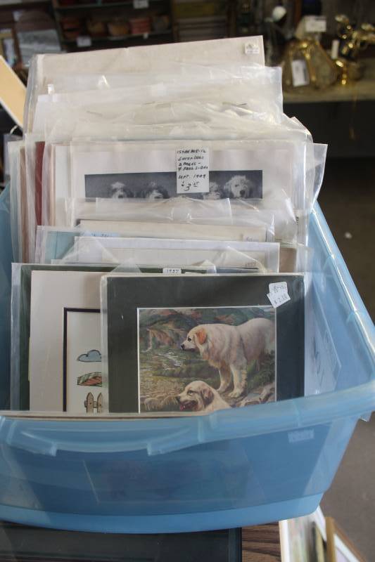 lot 106 image: Box Lot of Various Picture Frames