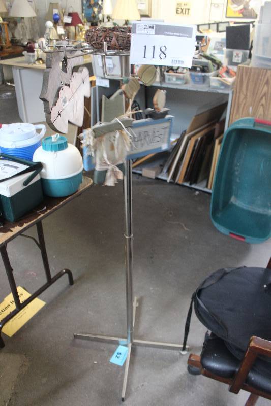 lot 118 image: Standing Display Rack