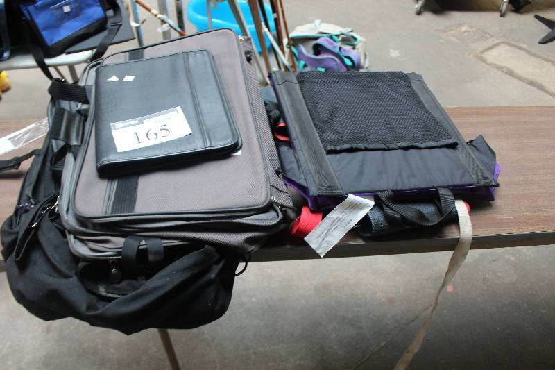 lot 165 image: Lot of Bags