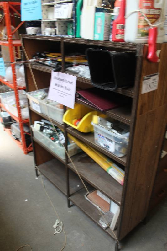 lot 182 image: Shelf