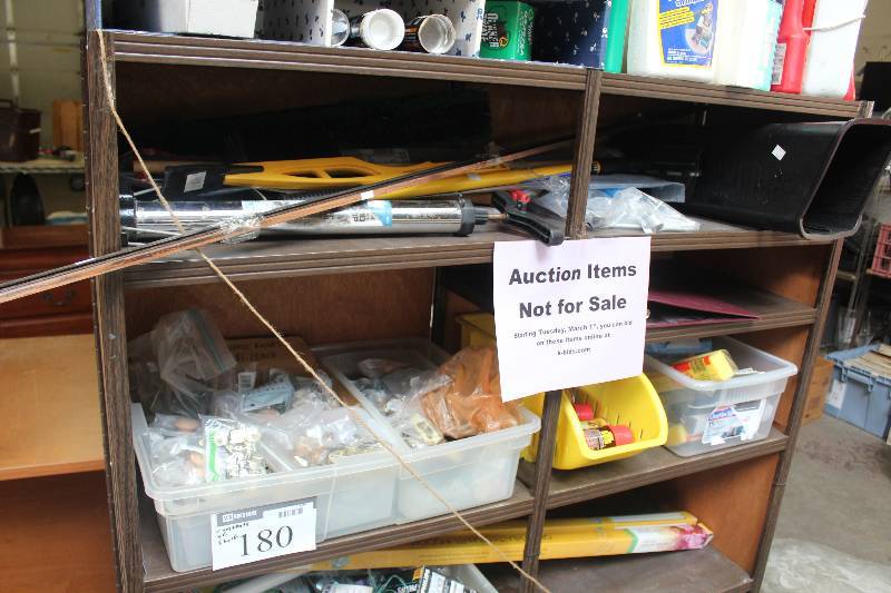 lot 180 image: Contents of Shelf