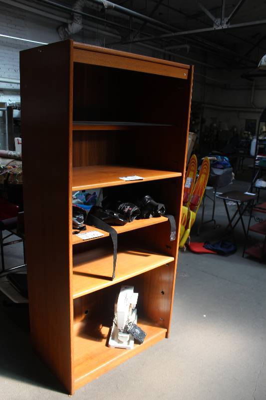 lot 178 image: 5-Shelf Book Case