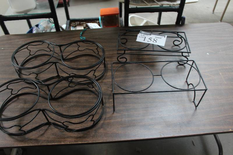 lot 158 image: Lot of (4) Pet Dish Holders