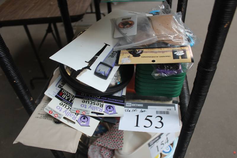 lot 153 image: Shelf Lot of Pet Supplies