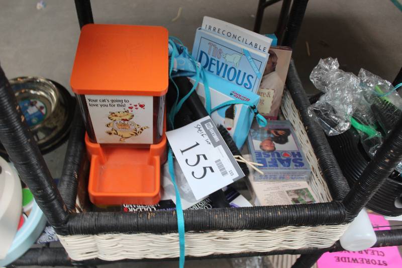lot 155 image: Shelf Lot of Pet Supplies