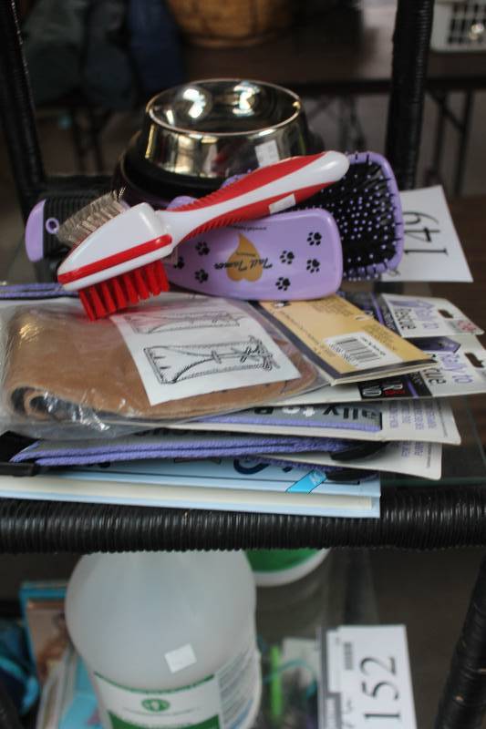 lot 149 image: Shelf Lot of Pet Supplies