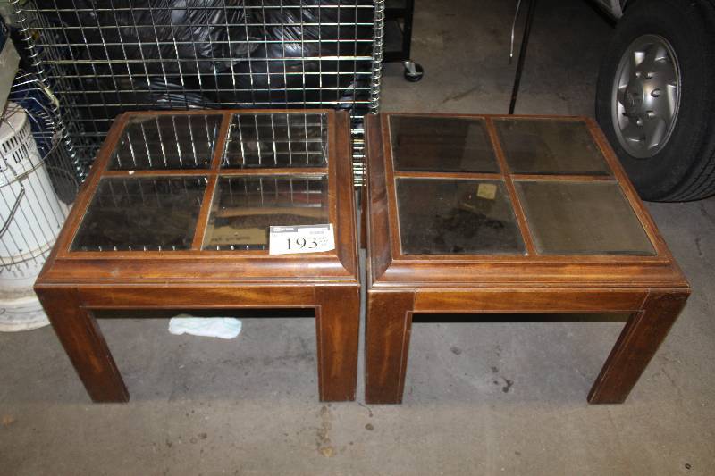 lot 193 image: Lot of (2) Glass Top End Tables