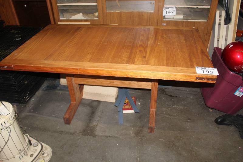 lot 195 image: Dining Table