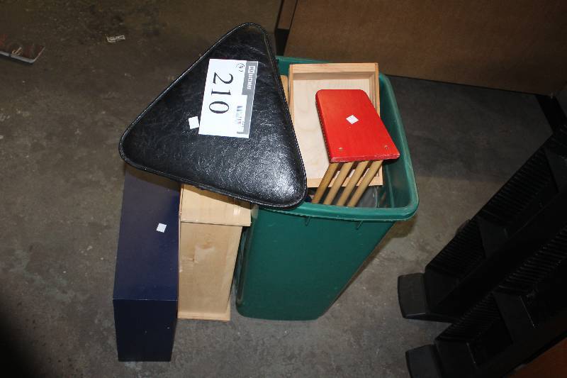 lot 210 image: Lot of (9) Household Items