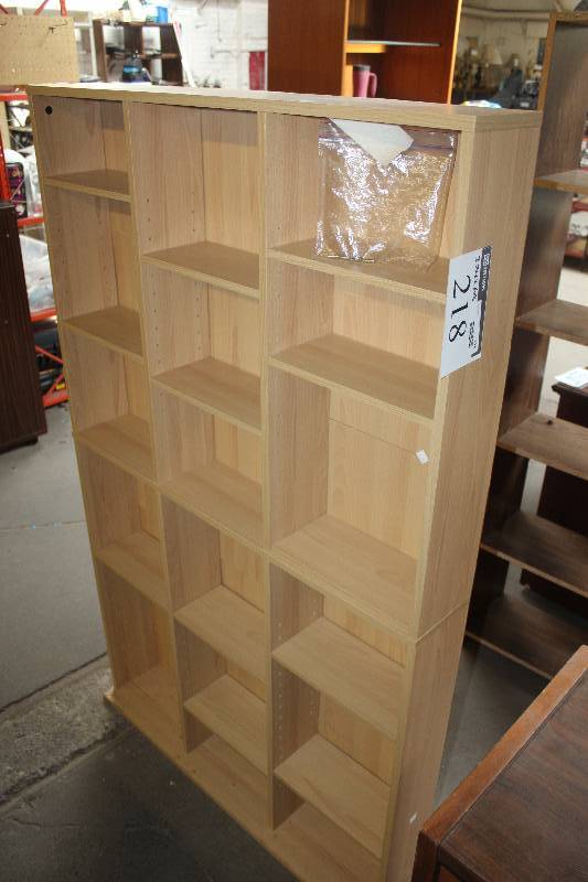 lot 218 image: Display Cabinet