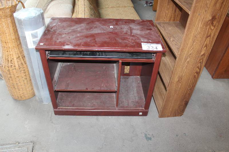 lot 224 image: Table