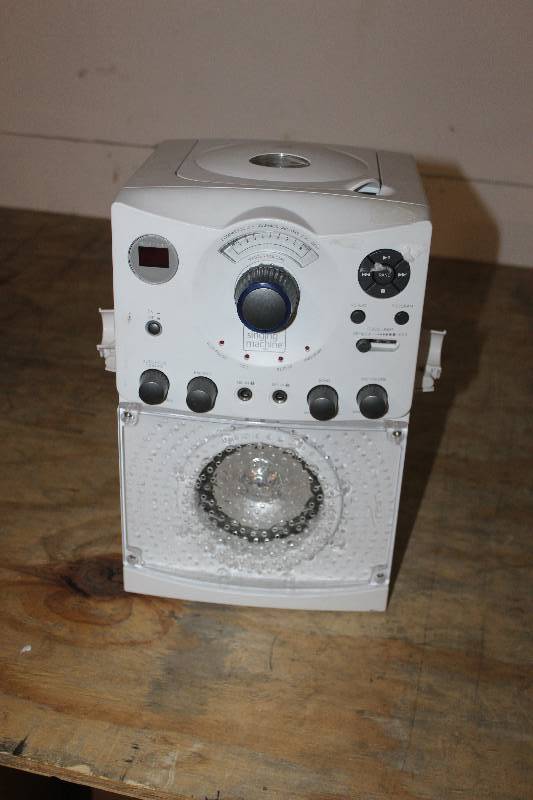 lot 225 image: The Singing Machine Karaoke Machine