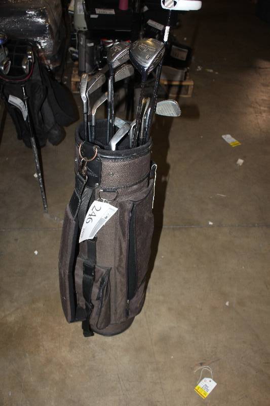 lot 246 image: PowerBilt EX-200 Gold Club Set