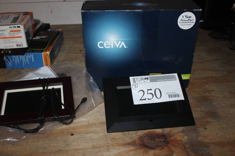 lot 250 image: Lot of (3) Digital Picture Frame