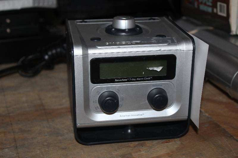 lot 271 image: American Innovative 7-Day Alarm Clock