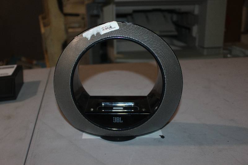 lot 337 image: JBL iPod Docking Player