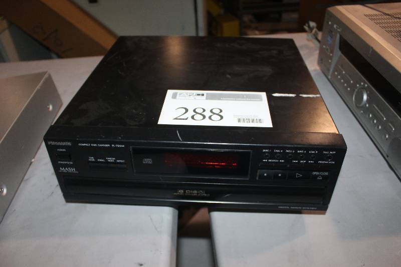 lot 288 image: Panasonic Compact Disc Changer