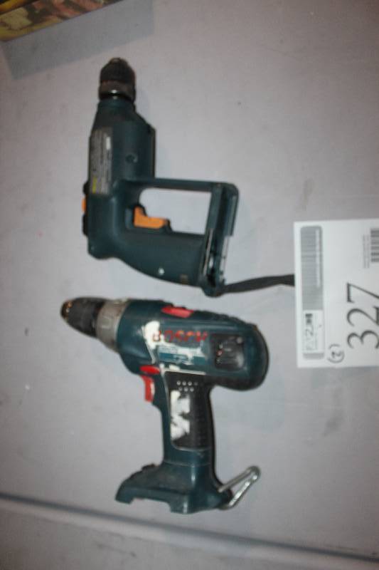 lot 327 image: Lot of (2) Bosch Drills