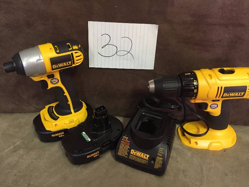 lot 32 image: Dewalt 18-Volt Ni-Cad Cordless Combo Kit (2-Tool) in like new condition