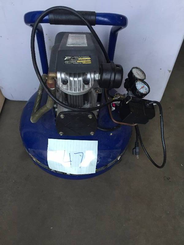 lot 47 image: Campbell Hausfeld 6 Gallon 125 PSI Oil-less Air Compressor # HM750000 for parts only