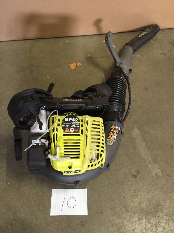 lot 70 image: Ryobi 185 mph 510 CFM Gas Backpack Blower used tested works
