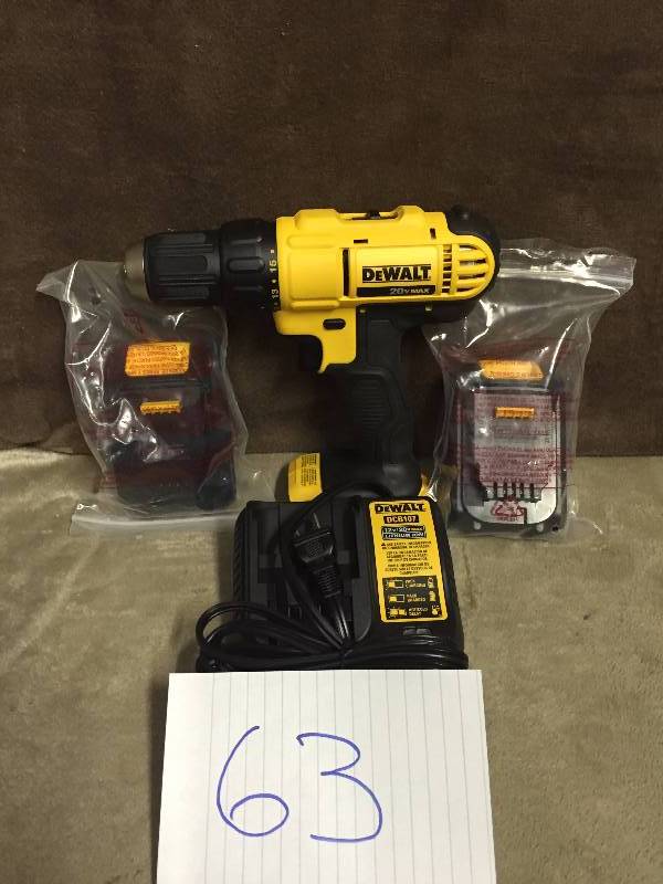 lot 63 image: Dewalt DCD771C2 20V MAX Cordless Lithium-Ion 12 in. Compact Drill Driver Kit New