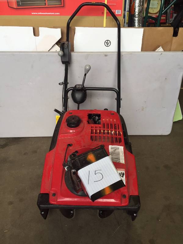 lot 15 image: Honda Snow Blower  HS720AM HS720  For Parts Only