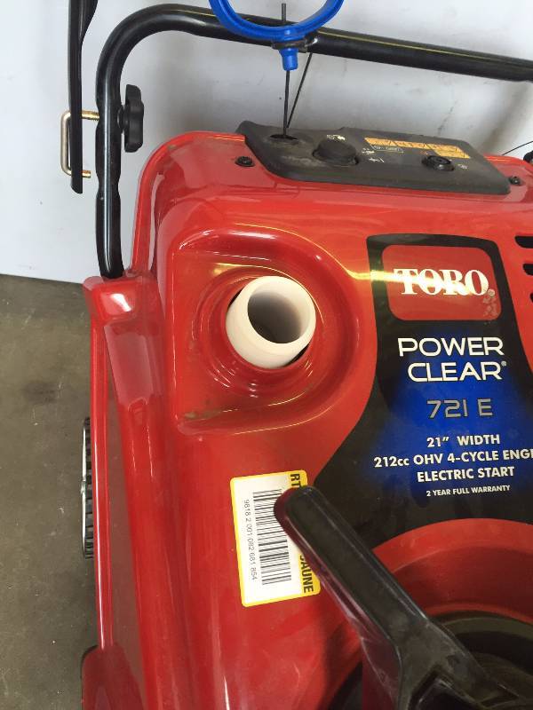lot 18 image: Toro Power Clear 721 E 21 in. Single-Stage Gas Snow Blower for parts only