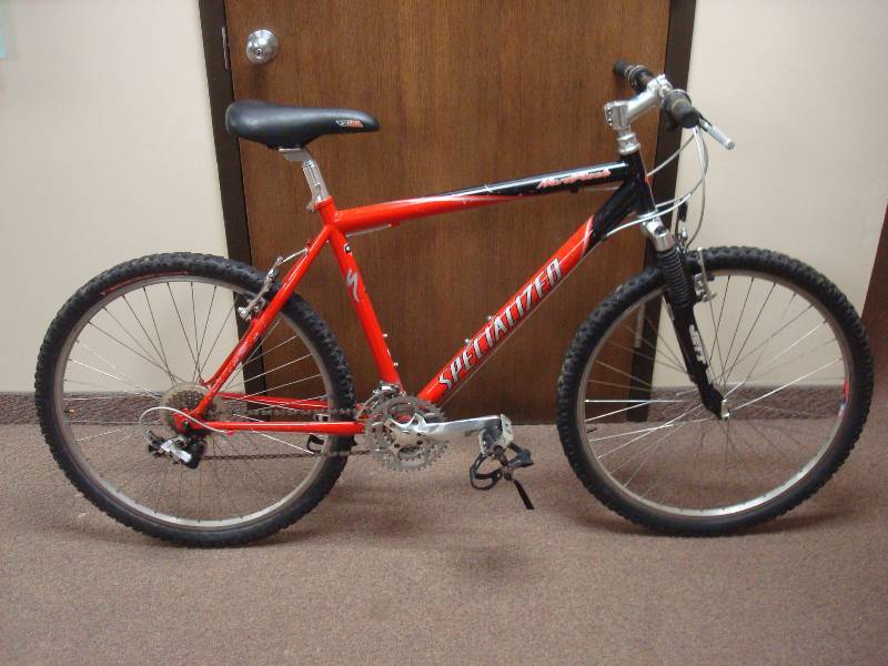 lot 16 image: Specialized Hard Rock Mountain Bicycle, Needs Maintenance, Show Wear, Broke Brakes