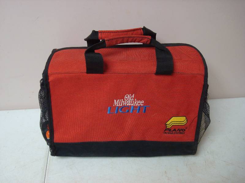 lot 27 image: Old Milwaukee Fishing Bag, Some Tackle