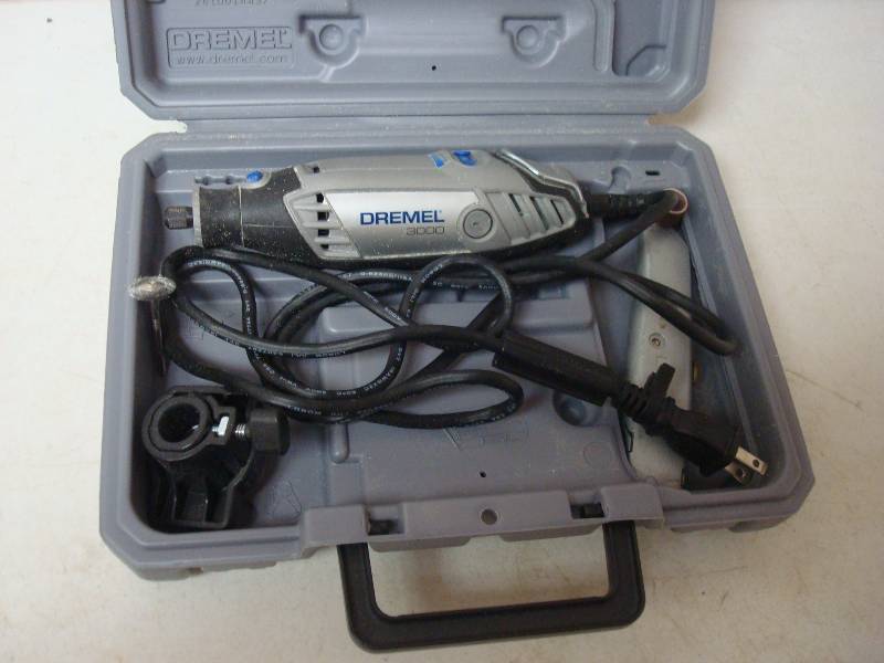 lot 41 image: Dremel 3000 Rotary Tool, Works
