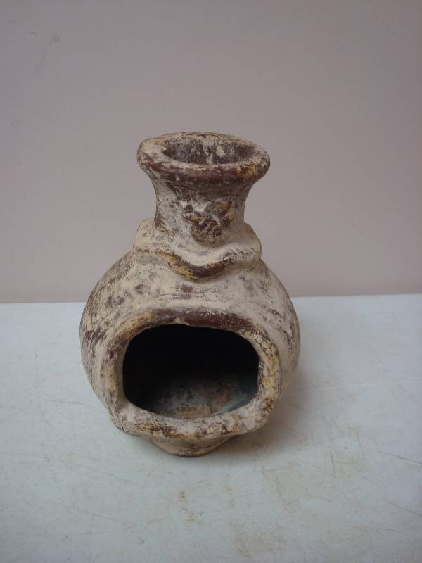 lot 49 image: Small Pottery Stove