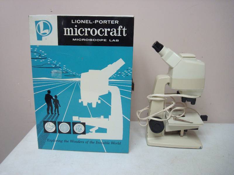lot 74 image: Vintage Lionel Porter Microcraft  Microscope, Some Wear